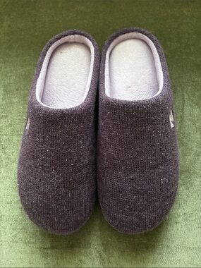 Rock dove Cozy Purple Slip-On Fleece House Slippers size 9-10